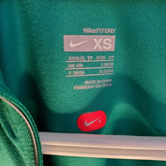 Nike FitDRY Half-Zip Women's Long-Sleeve Green Top in XS - Picture 3 of 10